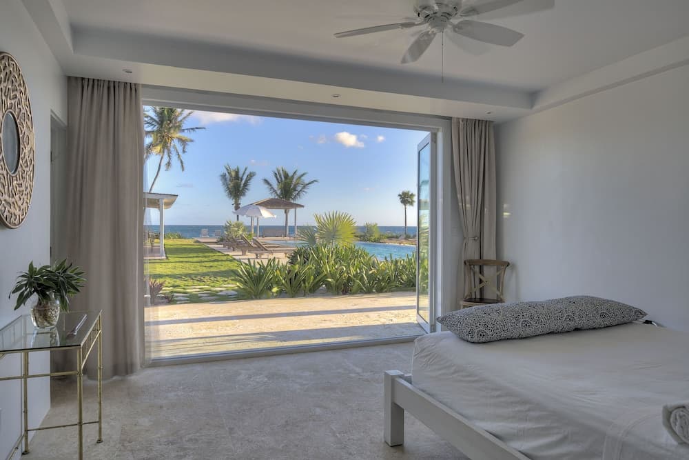 La Bougainvillea Hotel and Villas - Photo 3