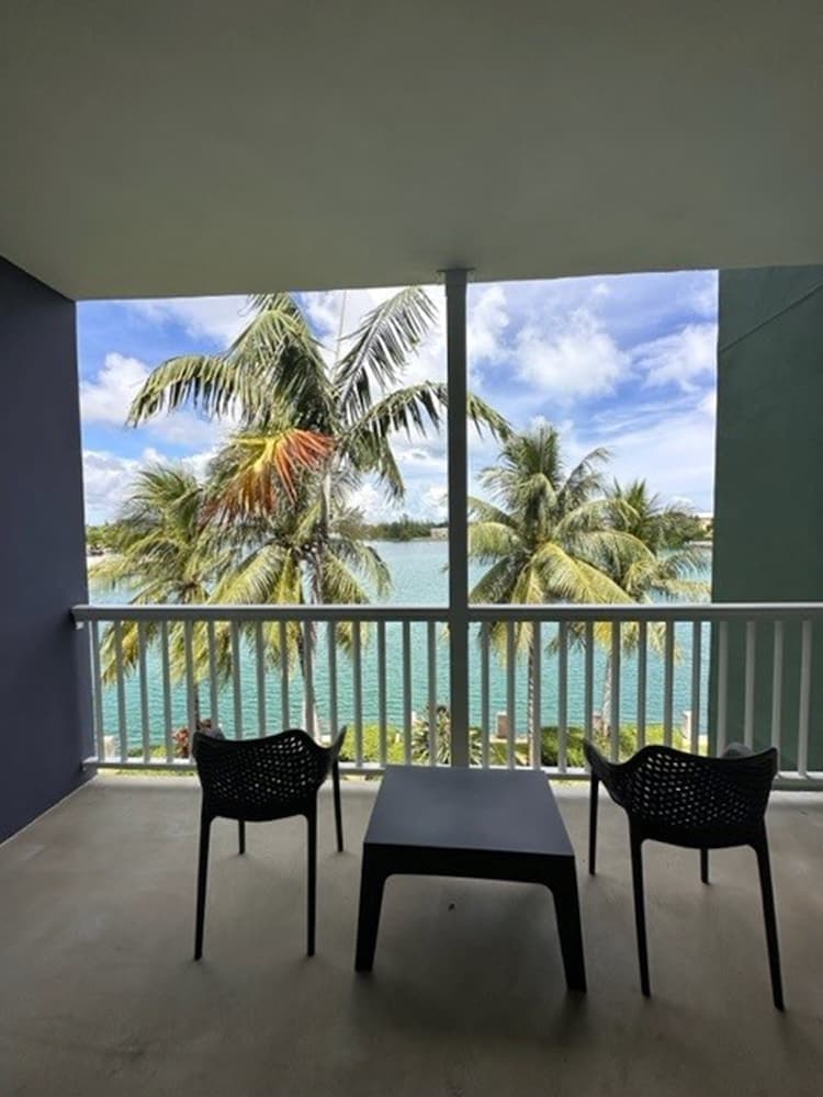 Pelican Bay Resort at Lucaya - Photo 15