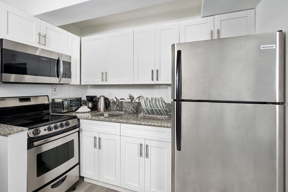 R Hotel Kingston - Photo 20