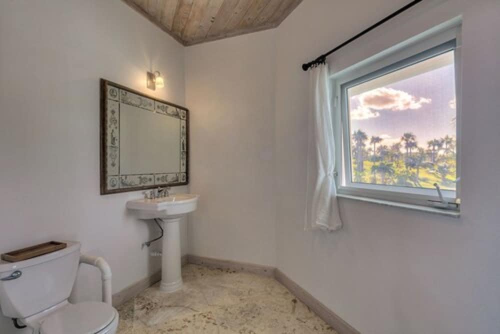 La Bougainvillea Hotel and Villas - Photo 99