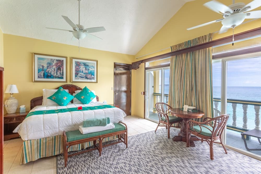 Sebastian's on the Beach - Photo 7