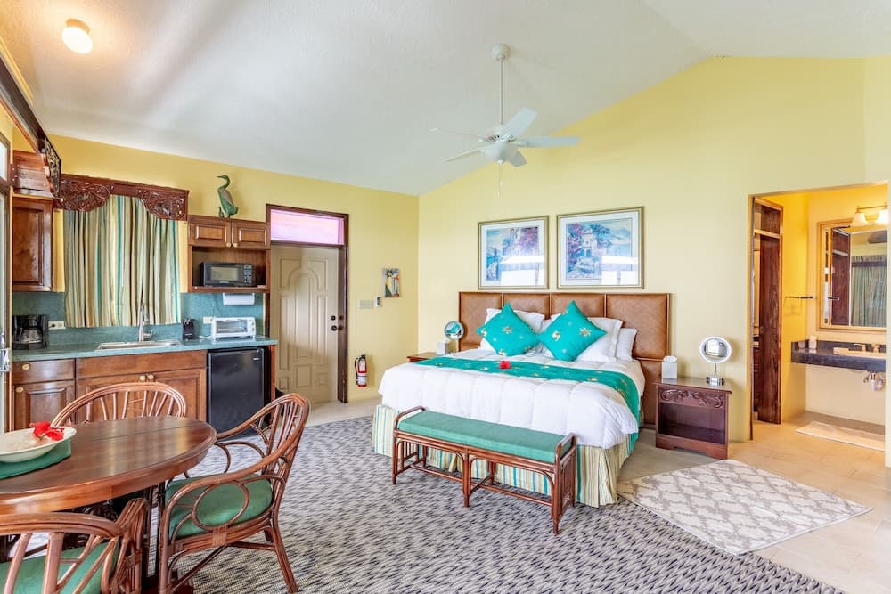 Sebastian's on the Beach - Photo 6