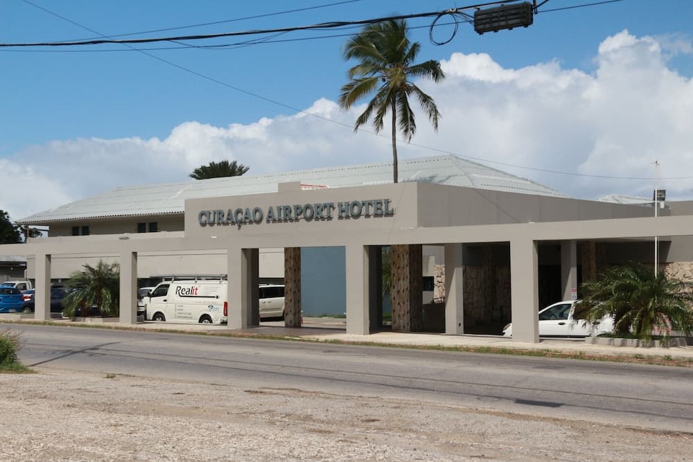 Curaçao Airport Hotel - Photo 1