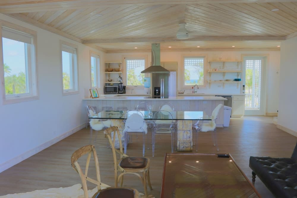 La Bougainvillea Hotel and Villas - Photo 12