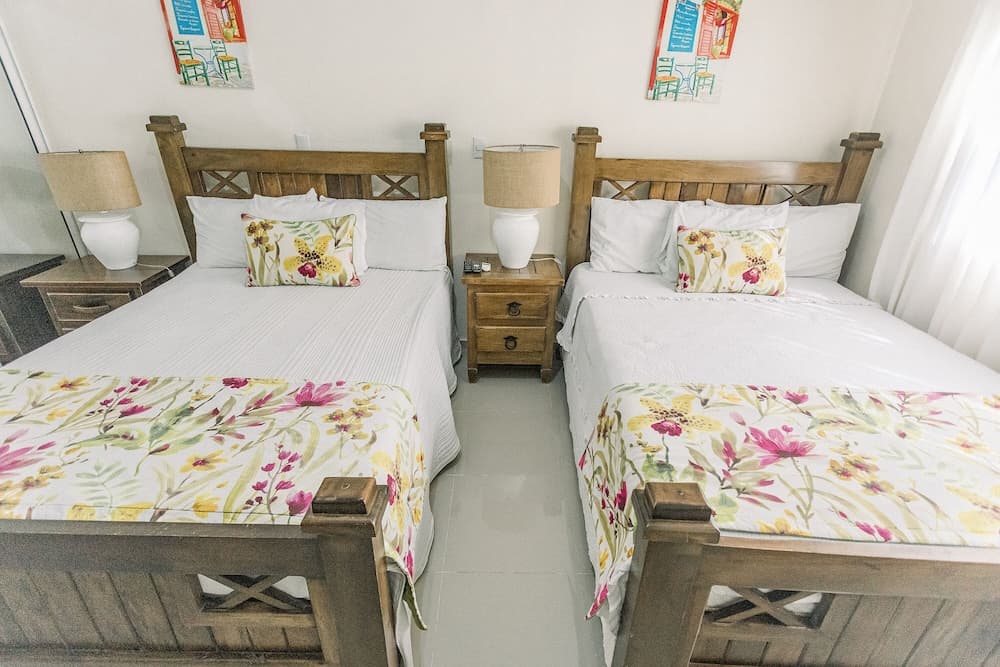 Hotel Rancho Guacamayos - Photo 34