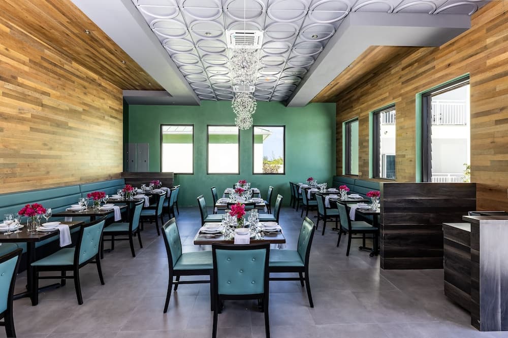 Ocean Breeze Resort - Photo 17