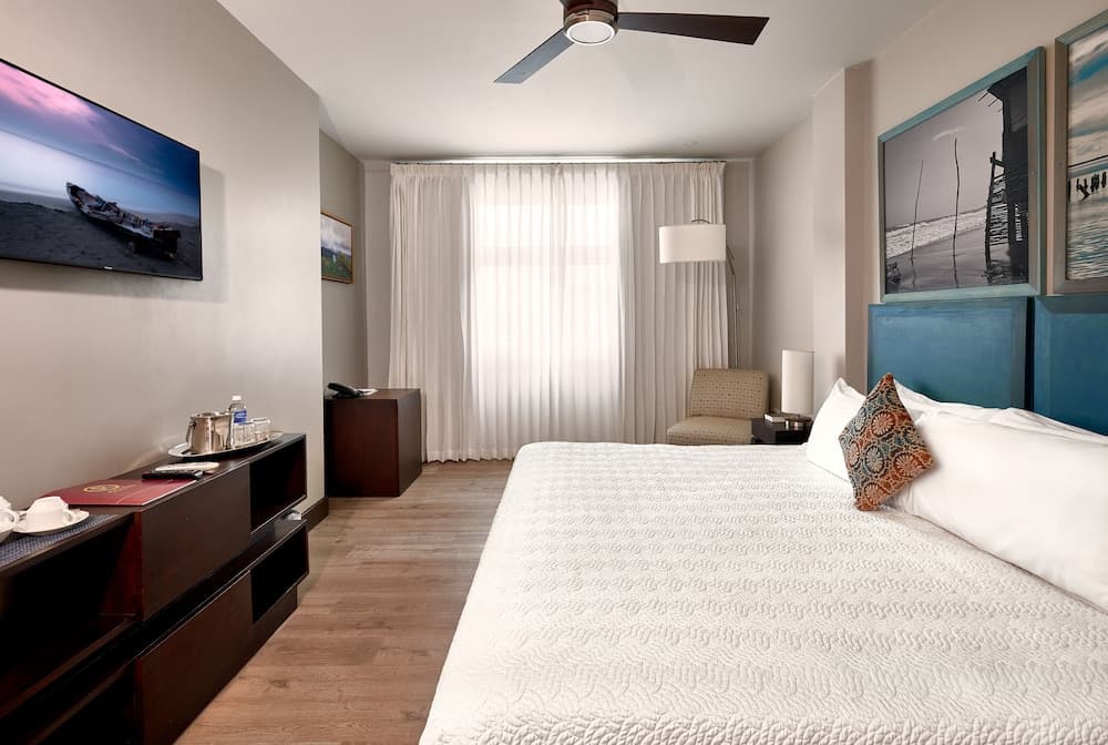 R Hotel Kingston - Photo 11