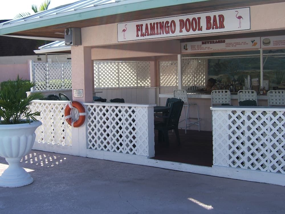 Castaways Resort and Suites - Photo 23