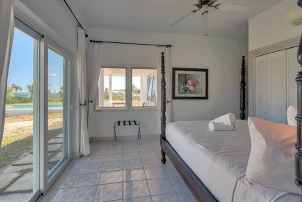 La Bougainvillea Hotel and Villas - Photo 17