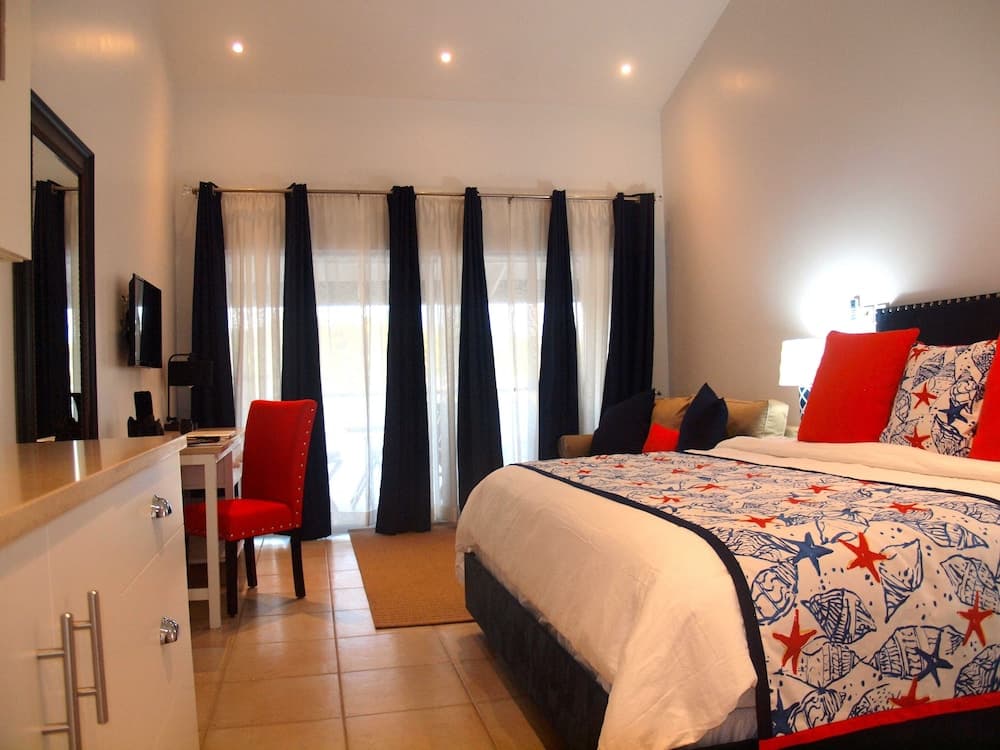 Blue Lagoon Hotel & Marina - Photo 4