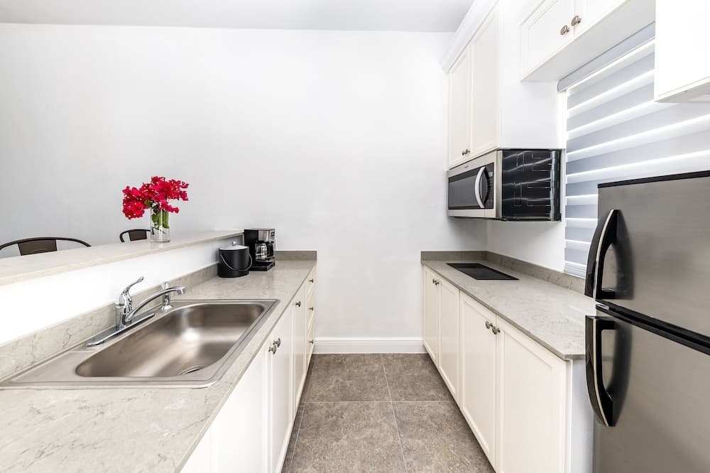 Ocean Breeze Resort - Photo 4