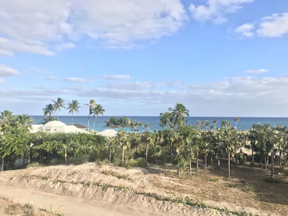 La Bougainvillea Hotel and Villas - Photo 150