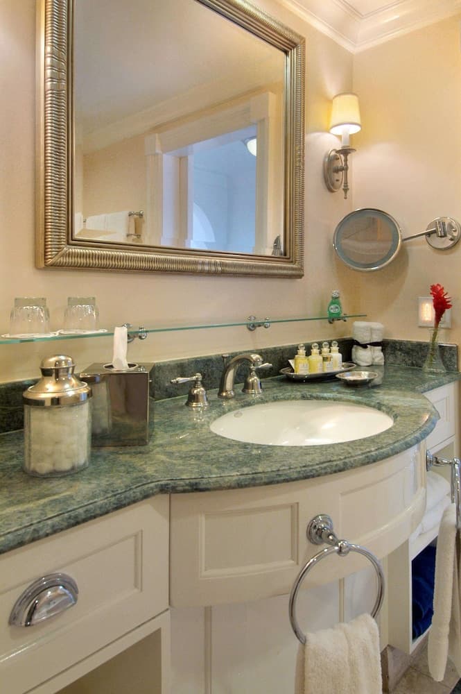 Fairmont Royal Pavilion - Photo 60