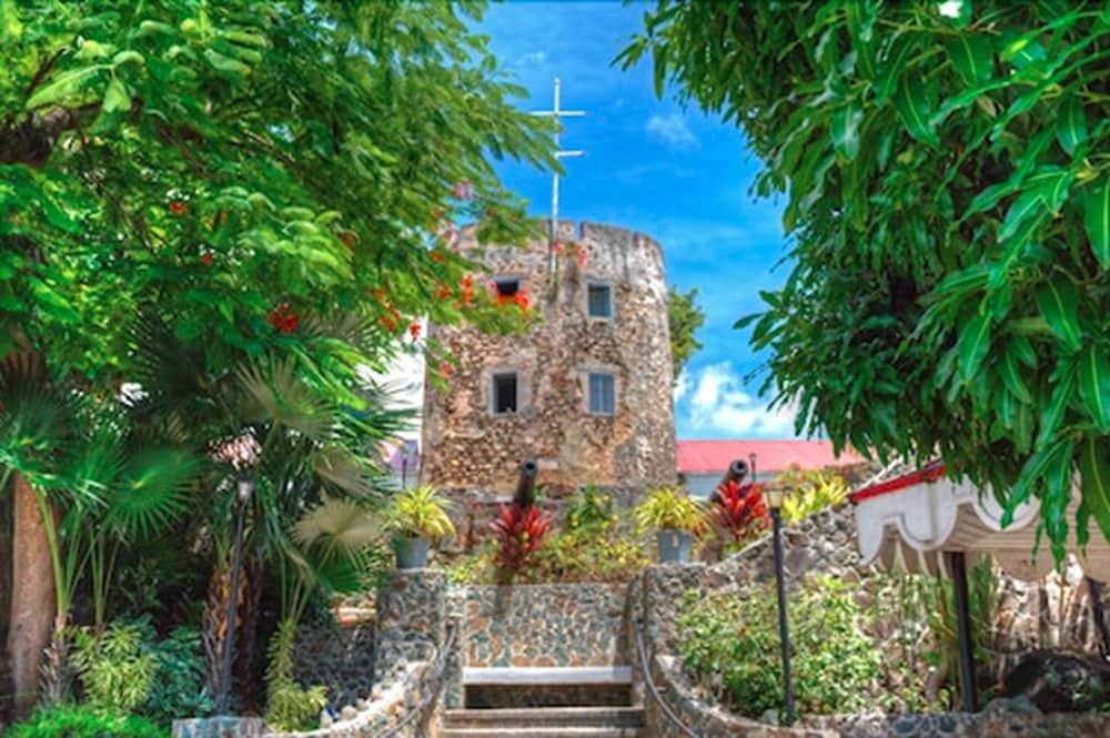 Castle Villas at Bluebeard's - Photo 37