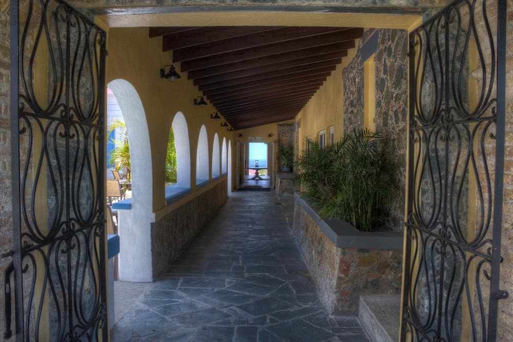 Castle Villas at Bluebeard's - Photo 20