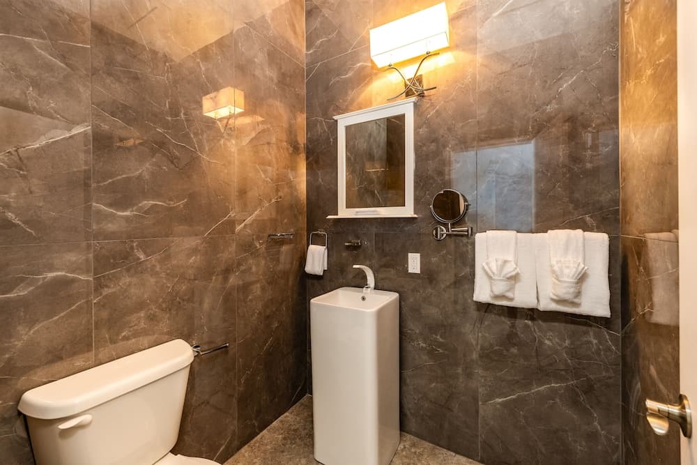 Ocean Breeze Resort - Photo 33