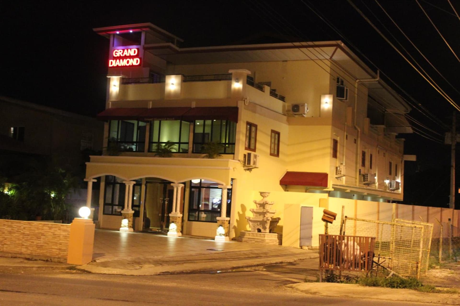Grand Diamond Hotel Trinidad - Photo 8