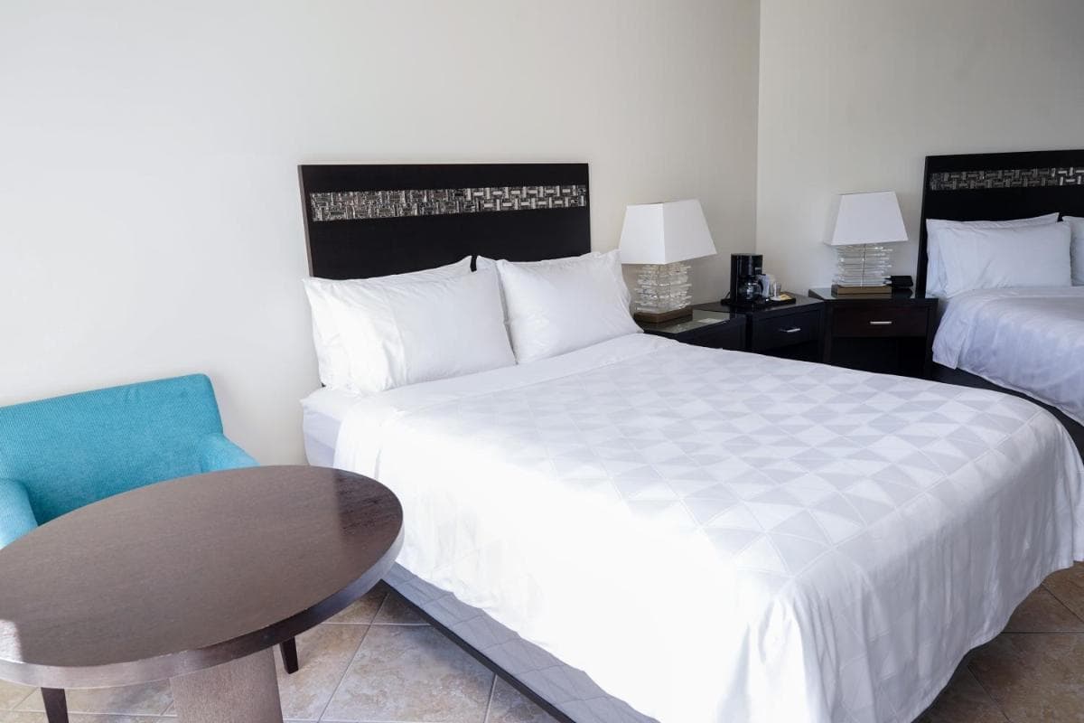 Holiday Inn Resort Grand Cayman by IHG - Photo 13