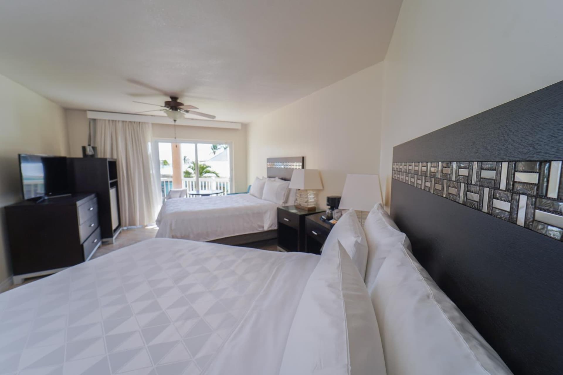 Holiday Inn Resort Grand Cayman by IHG - Photo 18