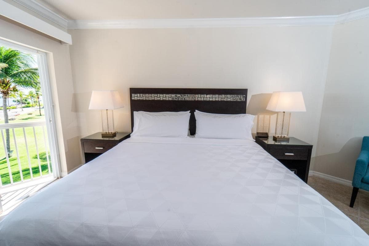 Holiday Inn Resort Grand Cayman by IHG - Photo 28