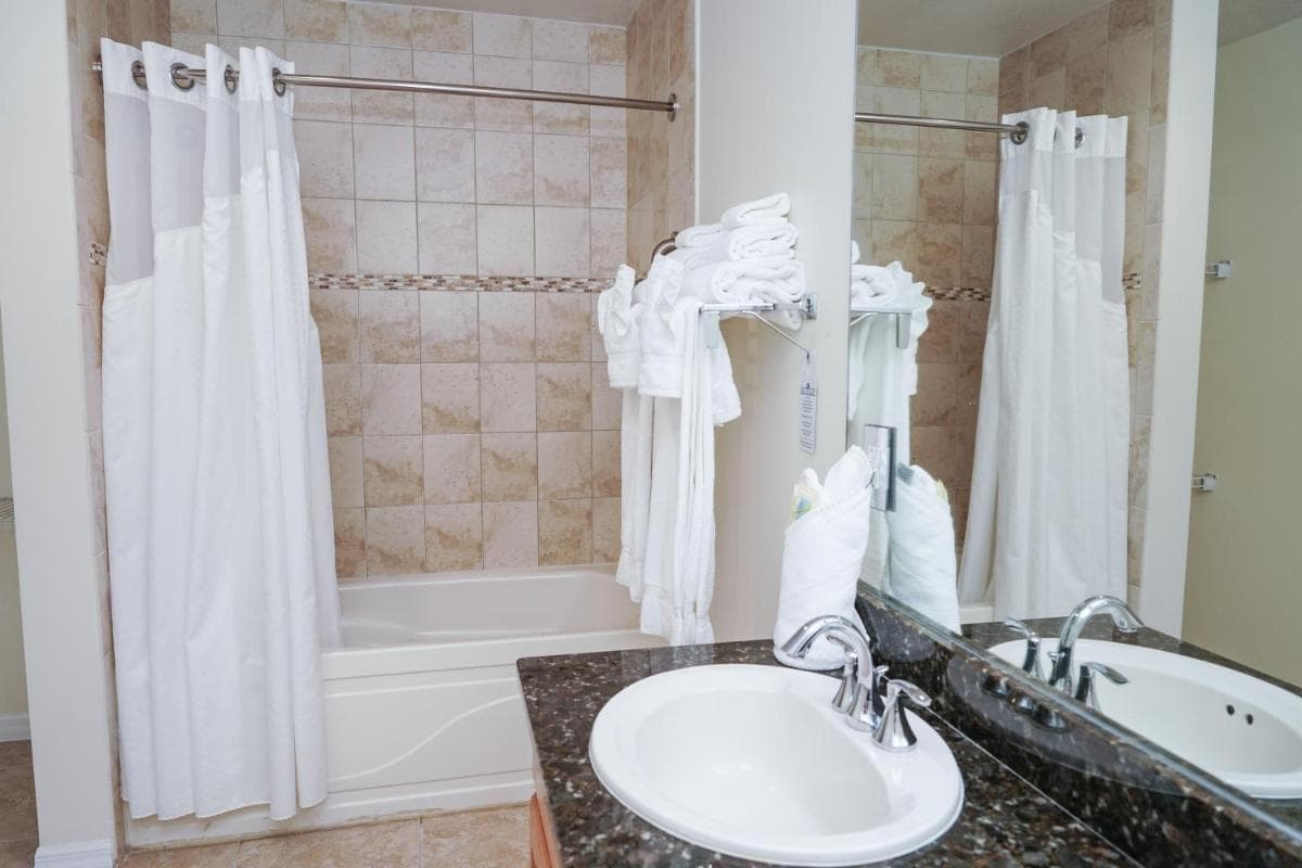 Holiday Inn Resort Grand Cayman by IHG - Photo 21