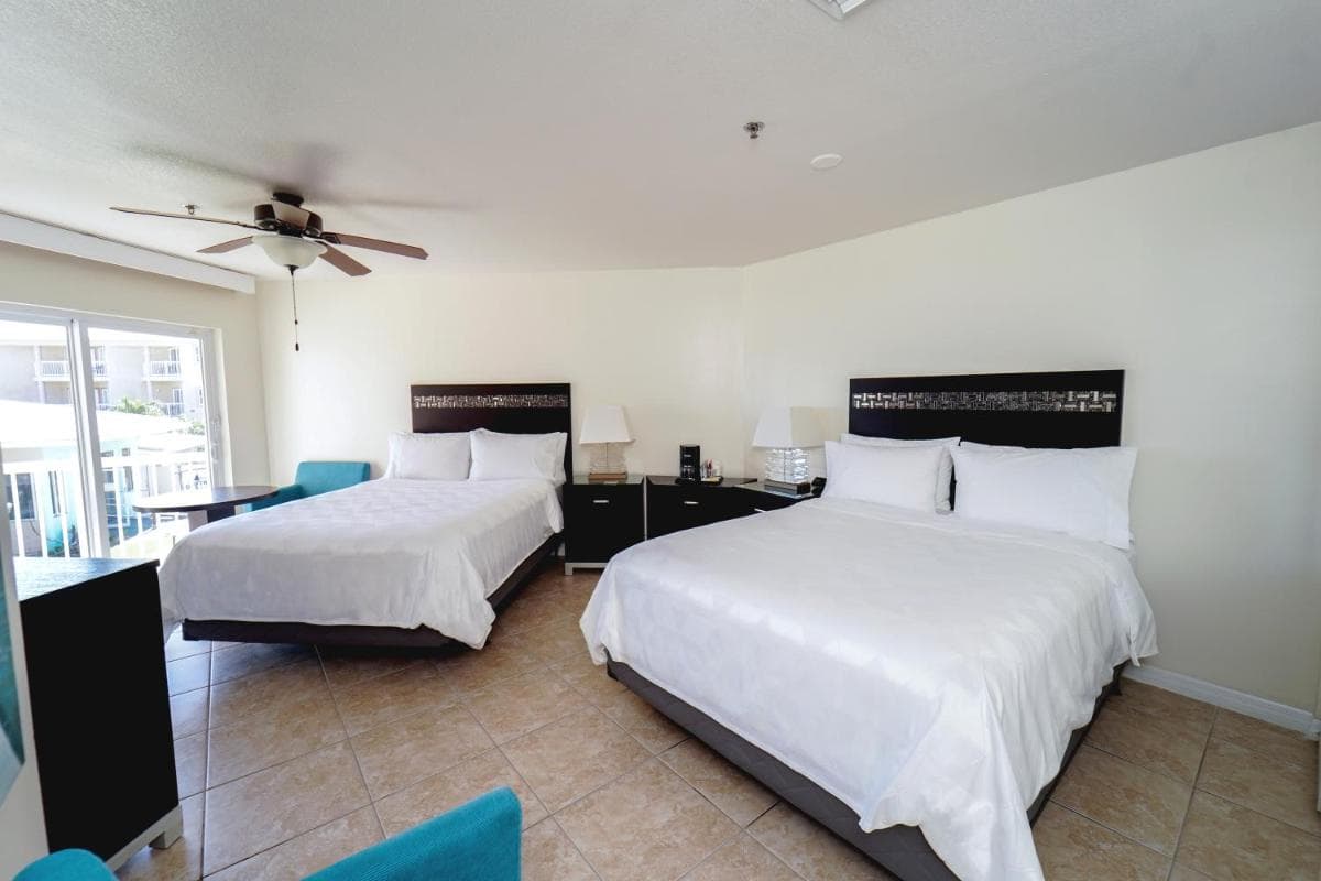Holiday Inn Resort Grand Cayman by IHG - Photo 42