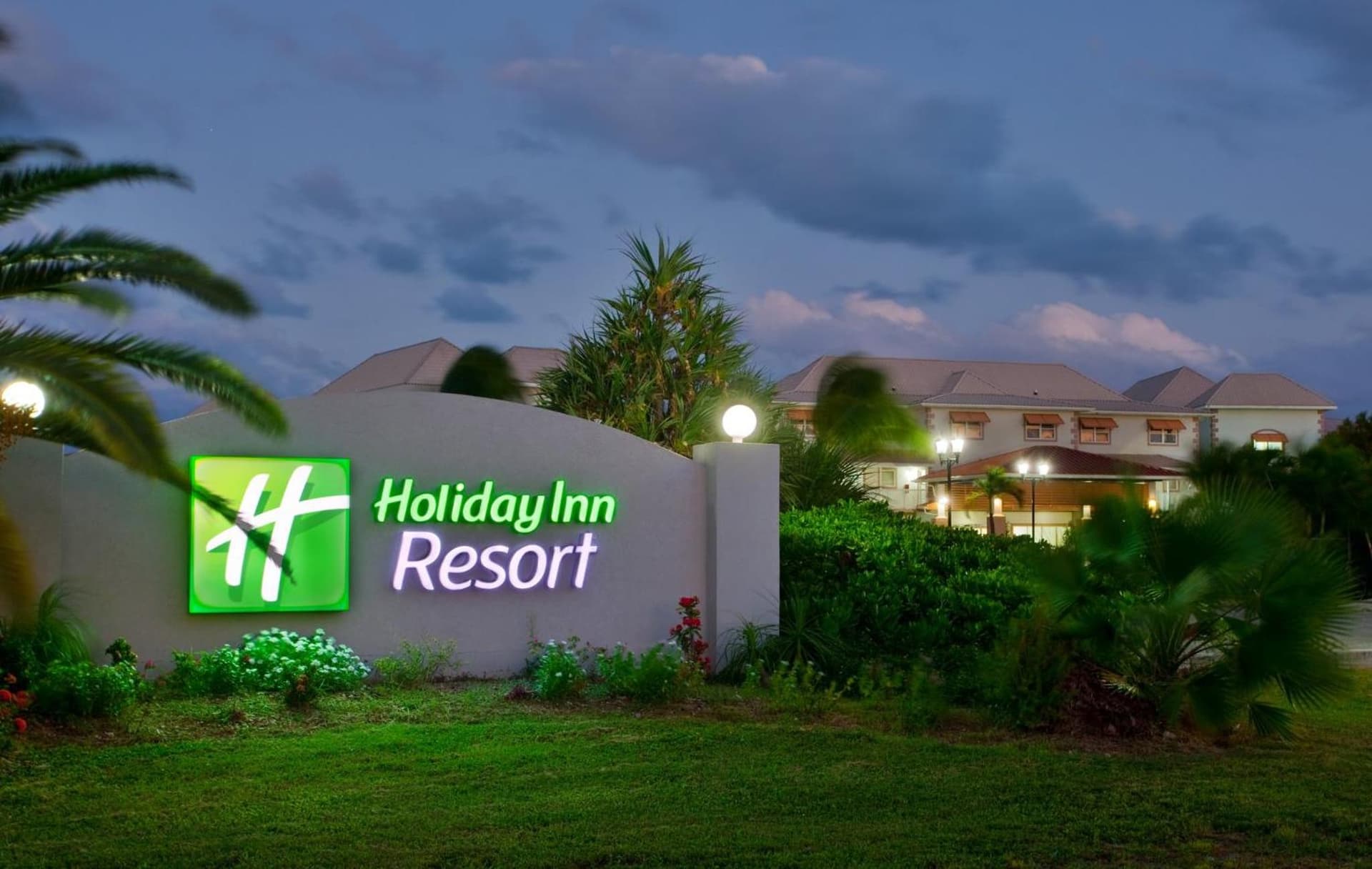 Holiday Inn Resort Grand Cayman by IHG - Photo 1