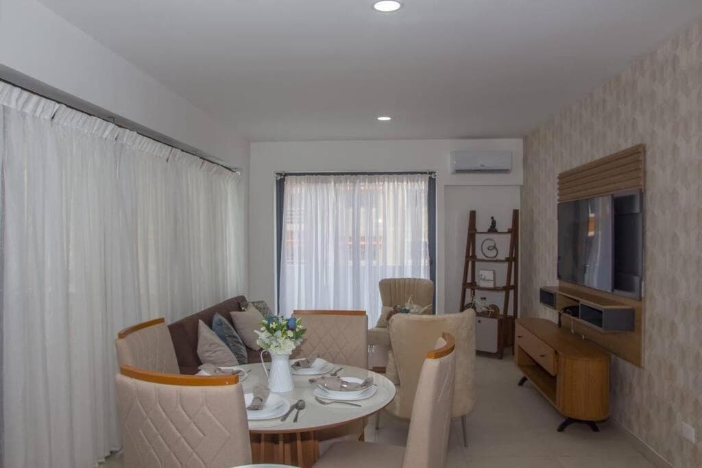 Brand new, with private Jacuzzi - Photo 8