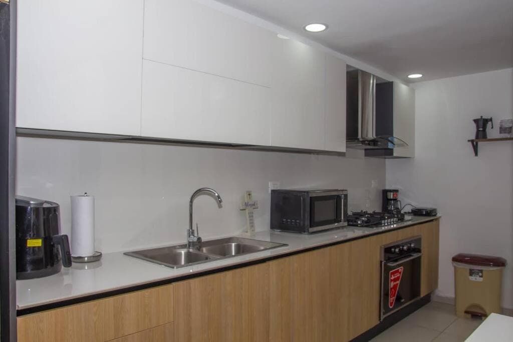 Brand new, with private Jacuzzi - Photo 10