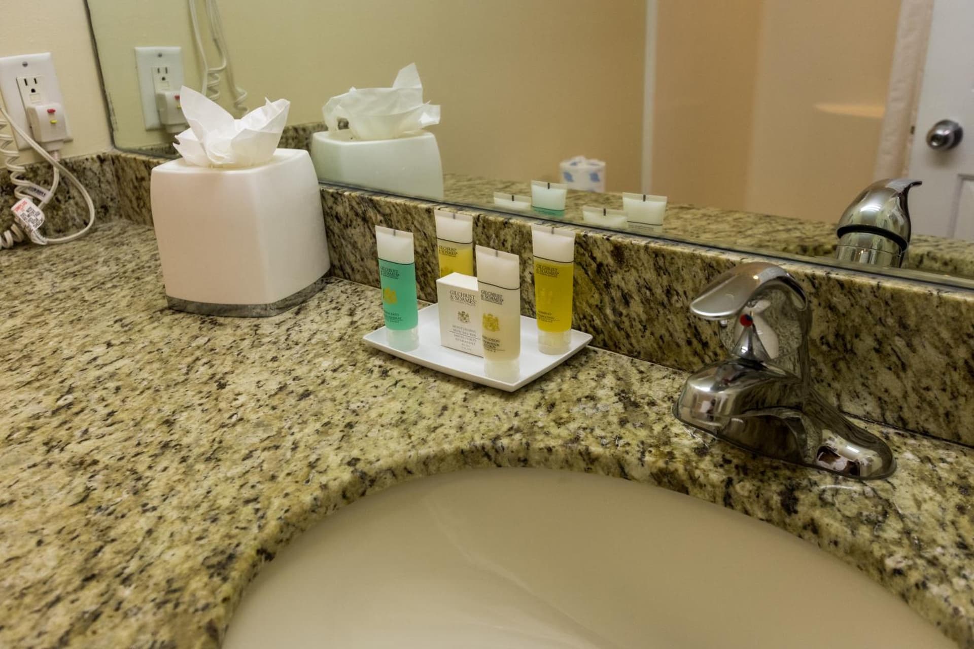 The Sunshine Hotel and Suites - Photo 23