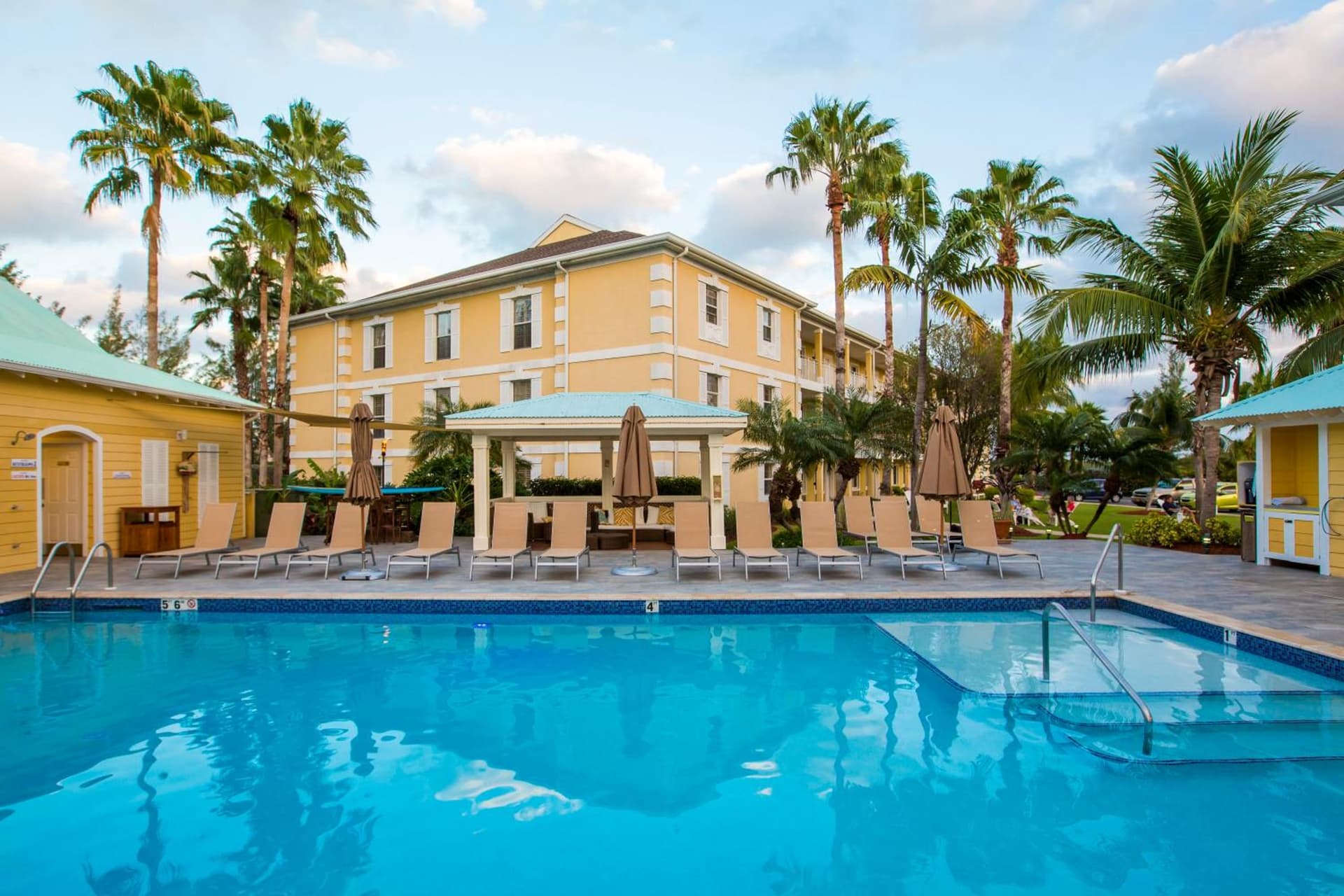 The Sunshine Hotel and Suites - Photo 5