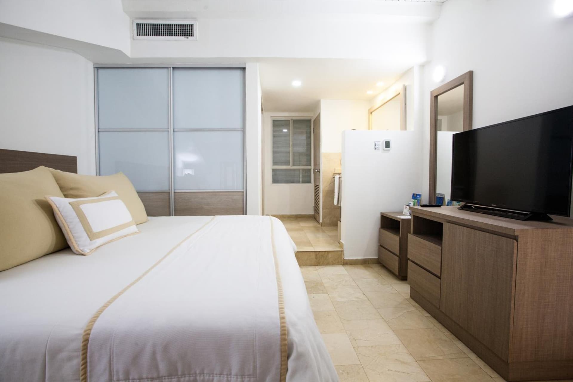 Hotel Casablanca - Photo 26