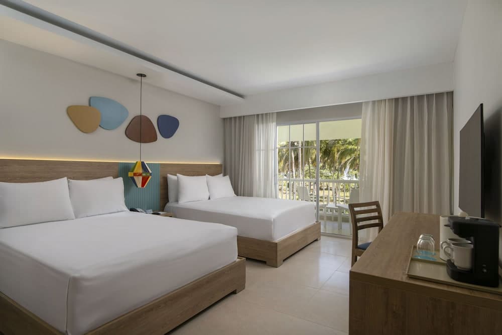 Wyndham Alltra Samana All-Inclusive Resort - Photo 6