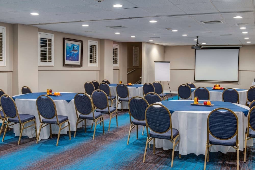 Wyndham Reef Resort Grand Cayman - Photo 2