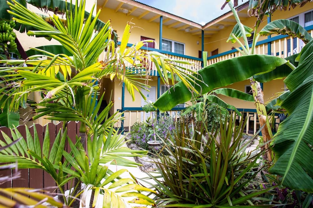 Sebastian's on the Beach - Photo 88