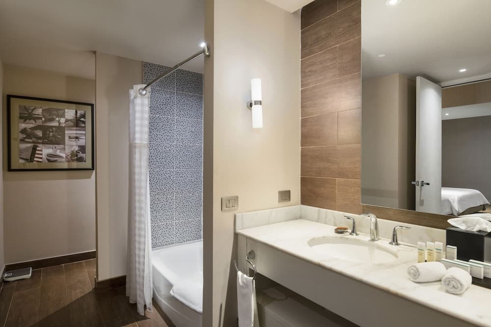 Embassy Suites by Hilton Santo Domingo - Photo 32