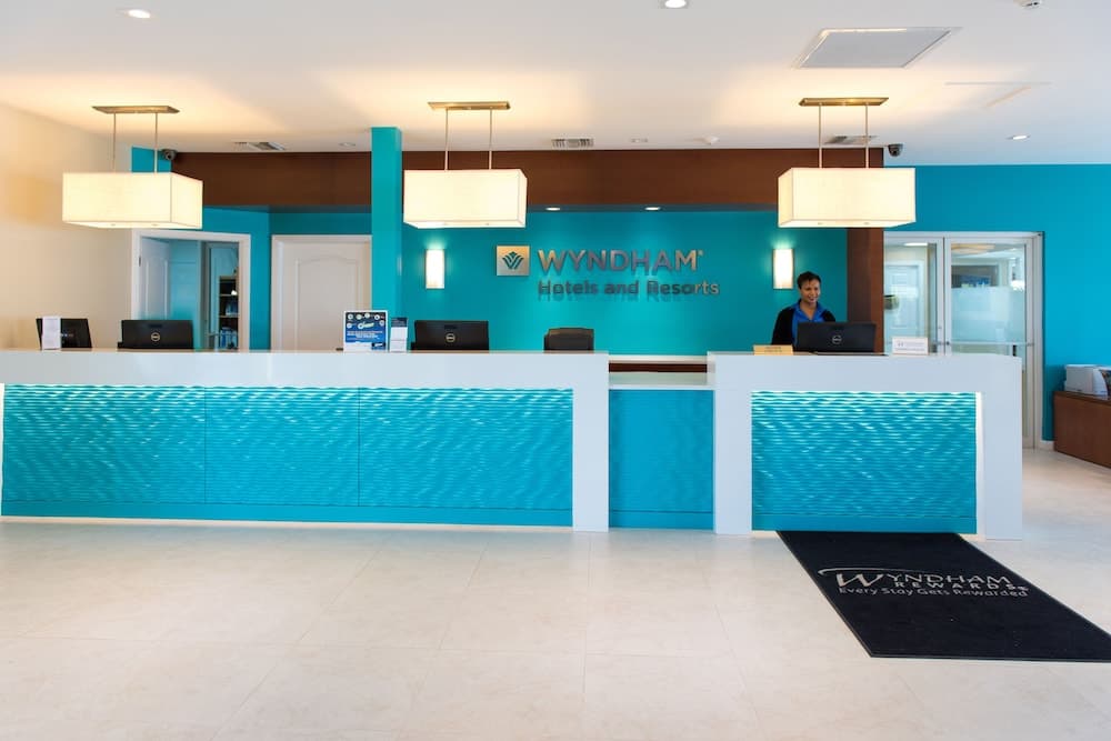 Wyndham Reef Resort Grand Cayman - Photo 10