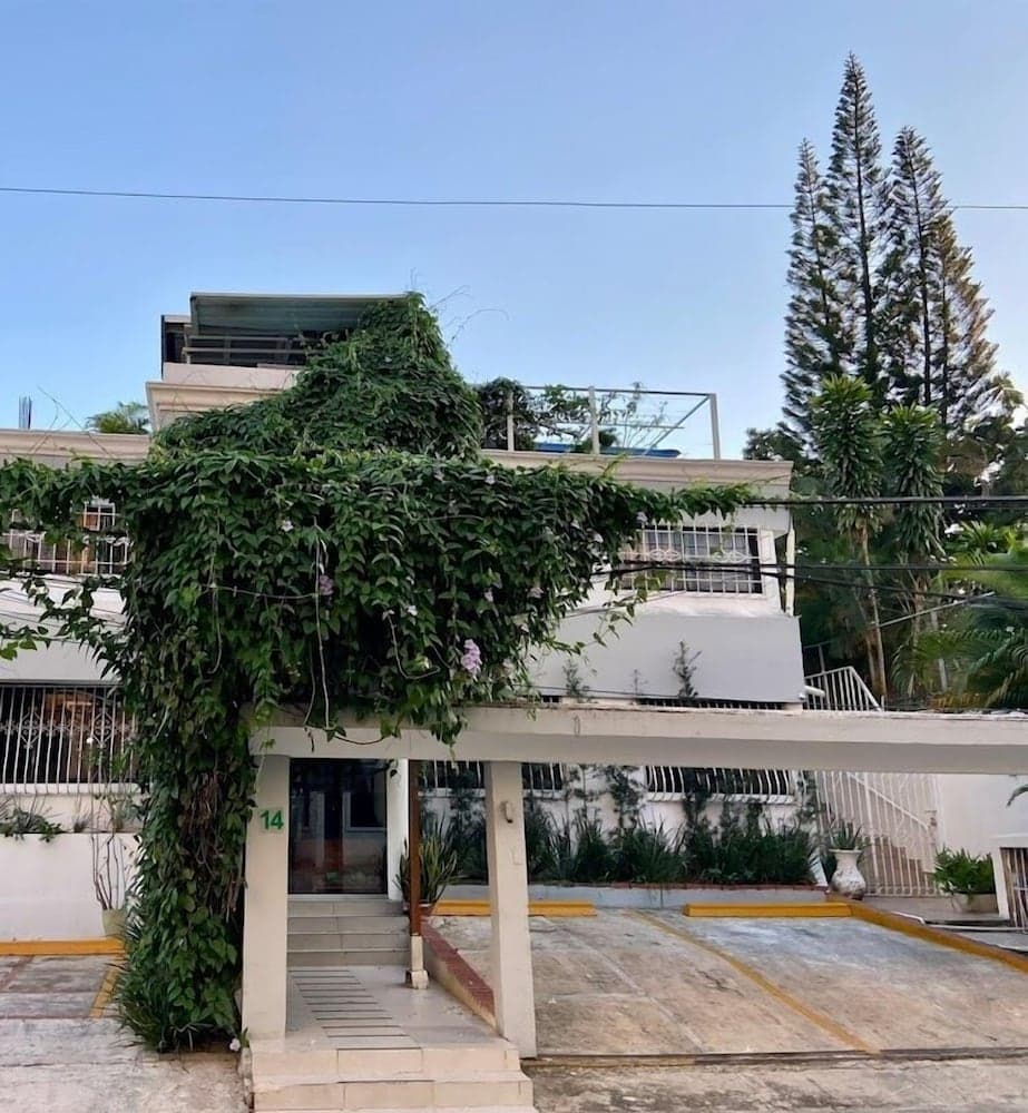 BOTANIC GARDEN HOSTAL - Photo 1