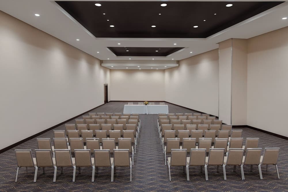 Embassy Suites by Hilton Santo Domingo - Photo 79