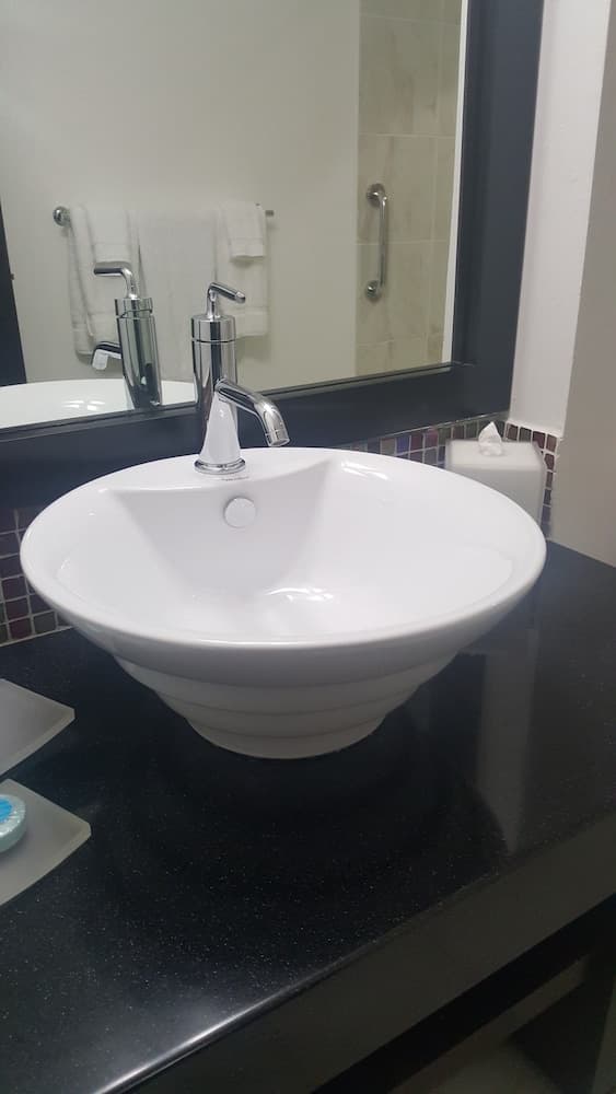 S Hotel Kingston - Photo 59