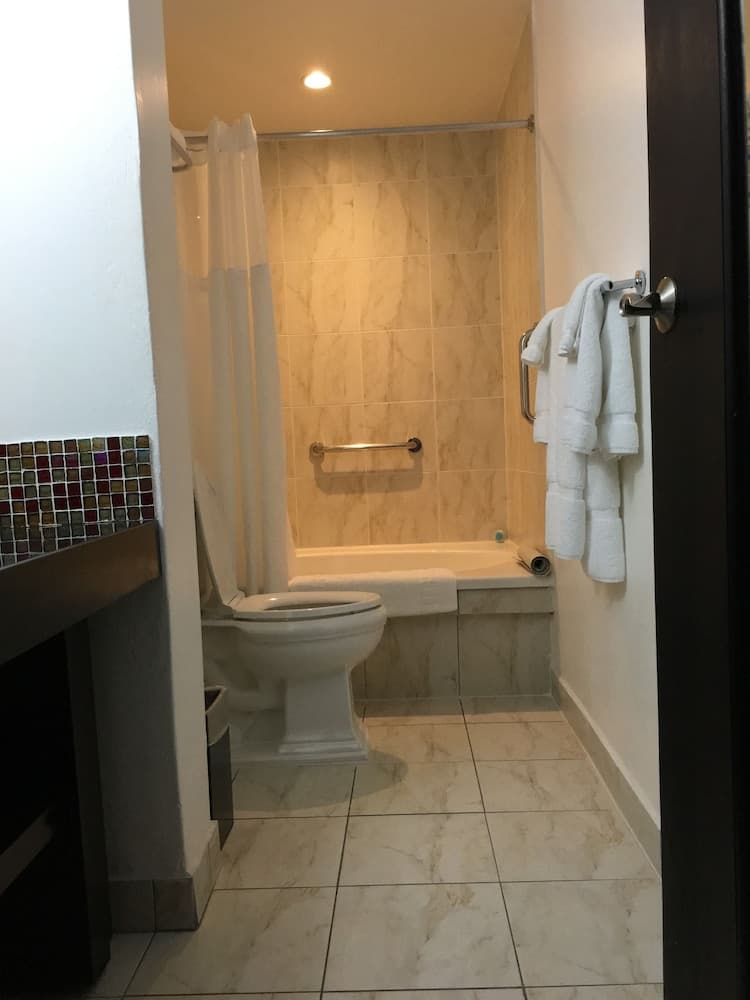 S Hotel Kingston - Photo 62