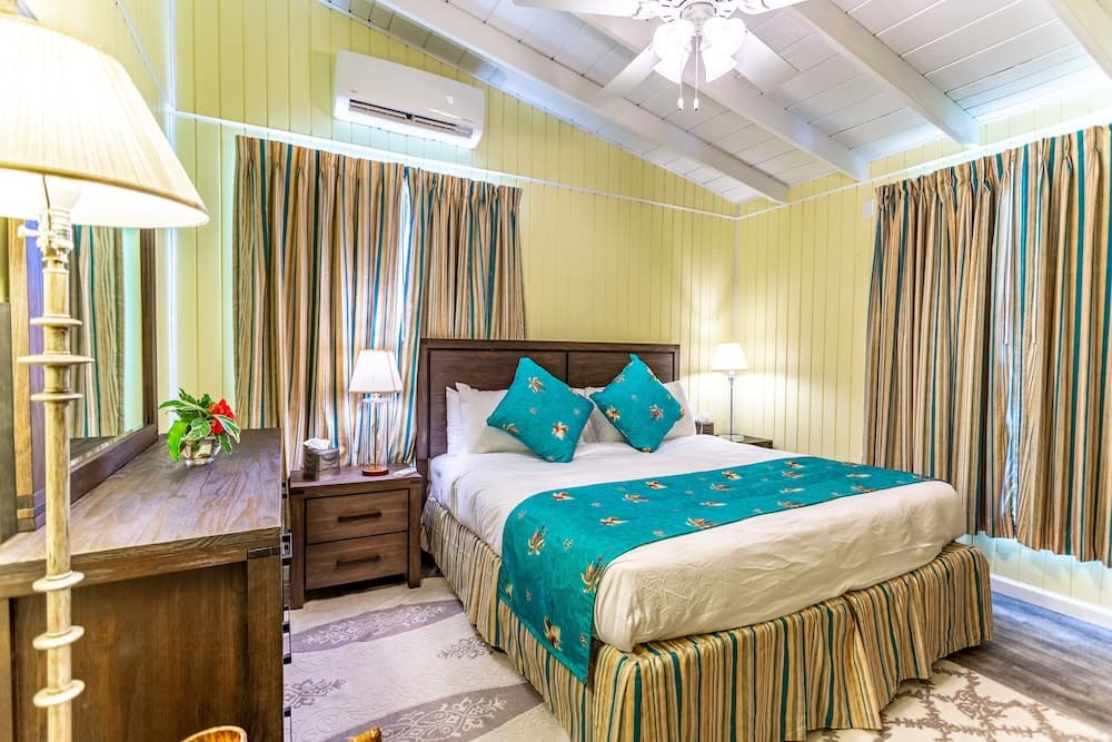 Sebastian's on the Beach - Photo 4