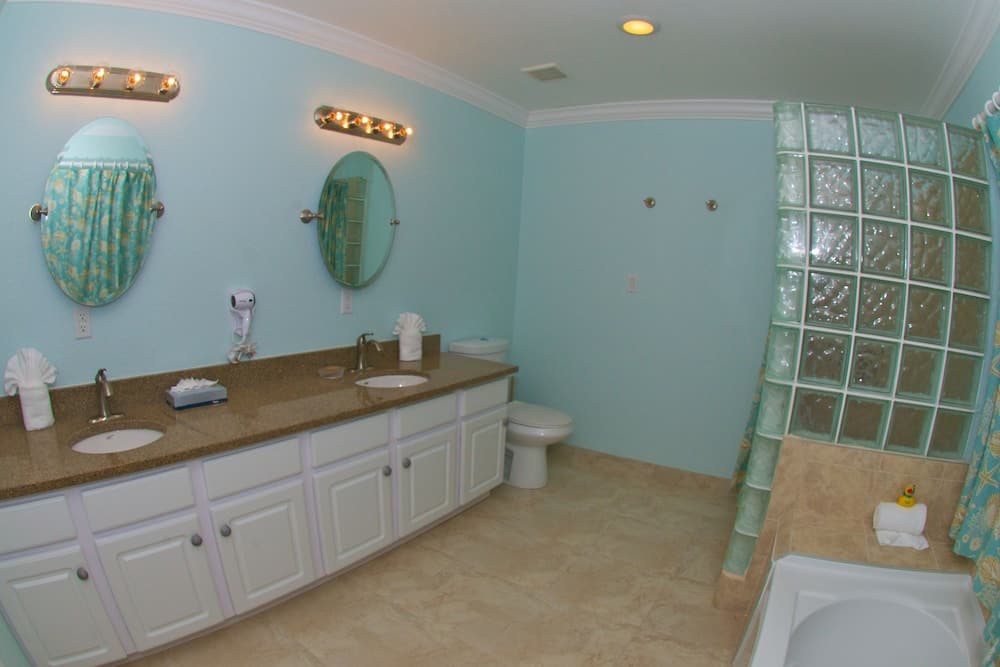 Compass Point Dive Resort - Photo 8