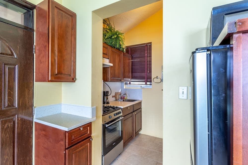 Sebastian's on the Beach - Photo 33