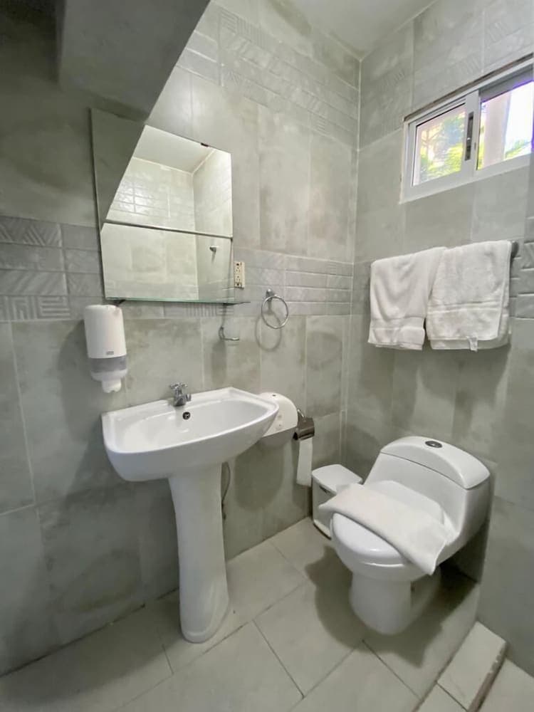 BOTANIC GARDEN HOSTAL - Photo 18