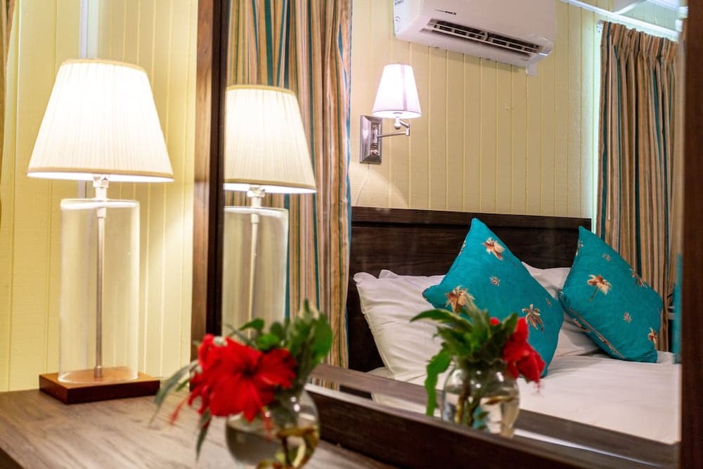 Sebastian's on the Beach - Photo 10